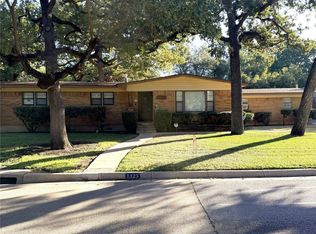 1325 Redbud Dr, Arlington, TX 76012