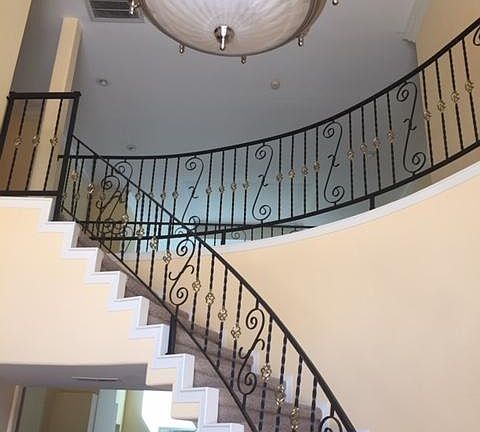 2nd image of 909 Vista Mia Ct