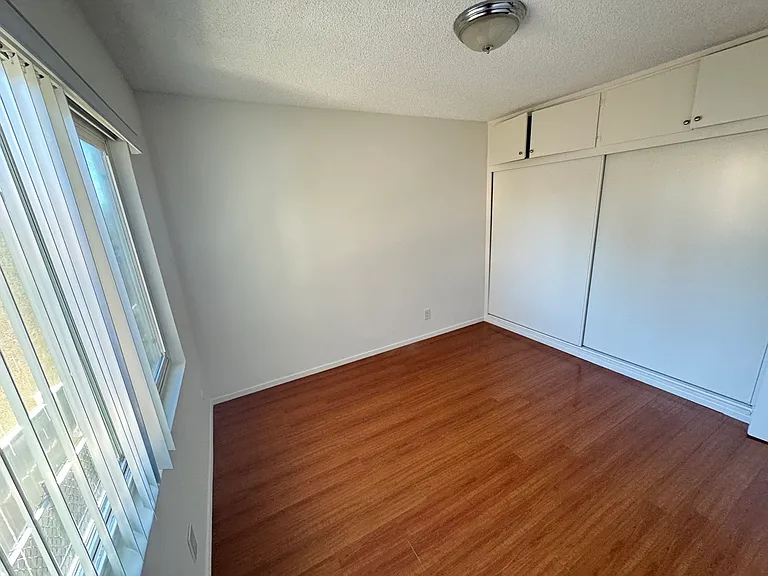 447 W Elk Ave #3 — Photo 40