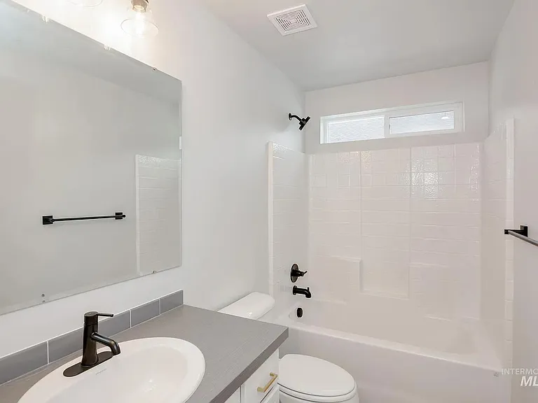 2829 E Jasmine St — Photo 7