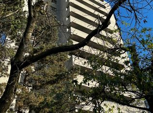 110 W 4th St #802, North Vancouver, BC