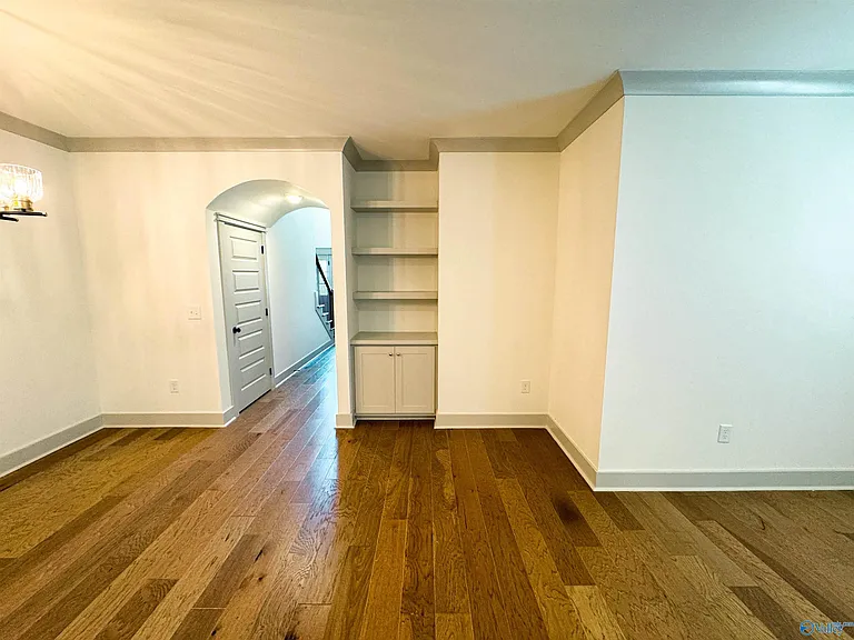 119 Bullpen Aly — Photo 10