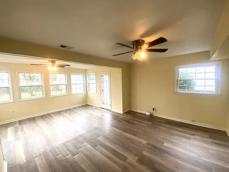 8225 Tabor Ct — Photo 9