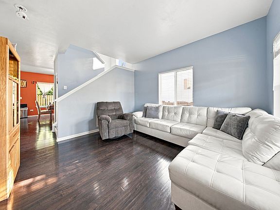 5th image of 2710 Hoffman St
