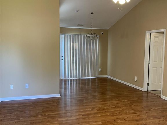 4th image of 6 Tumlin Ct