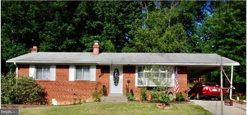 7511 Sweetbriar Dr photo 1