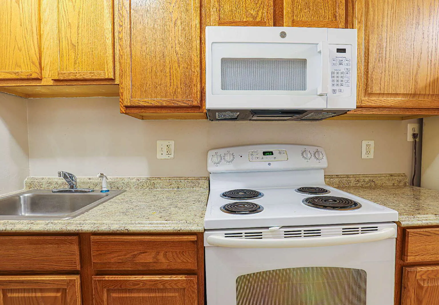 2 bed, 1.0 bath, 800 sqft, $2,850 — Photo 4