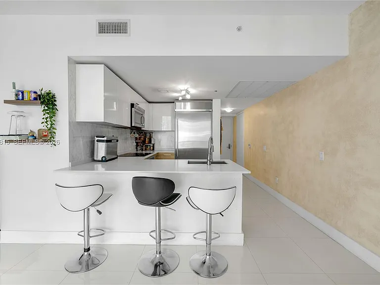 1300 Brickell Bay Dr #2411 — Photo 2