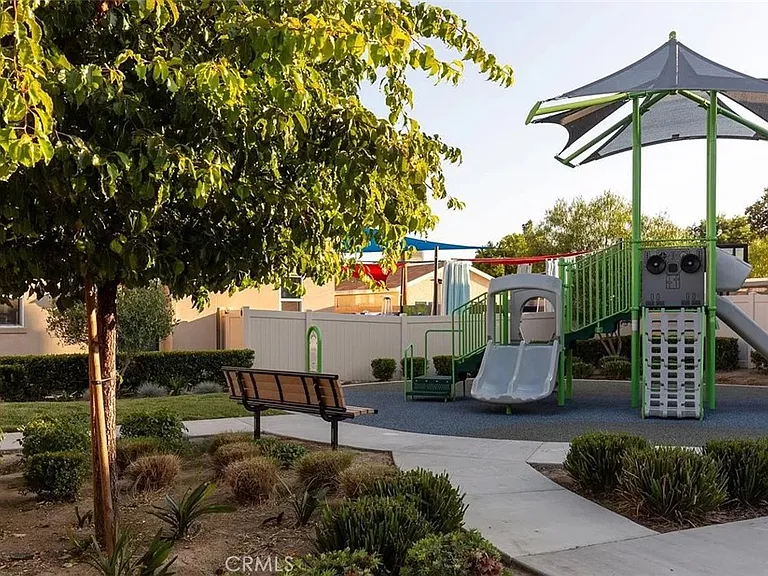 14700 Sherman Way — Photo 17