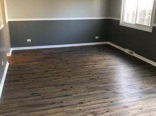 553 Monroe Rd, Bolingbrook, IL 60440