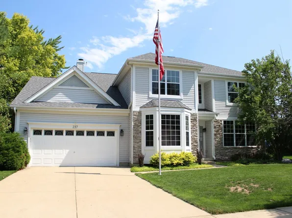237 Somerset Dr, Sugar Grove, IL 60554