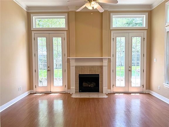 3rd image of 315 Chimney Hill Dr