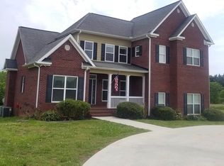 242 Towerview Cir, Mount Airy, GA 30563
