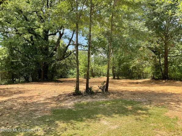 2923 Kentwood Dr, Jackson, MS 39212