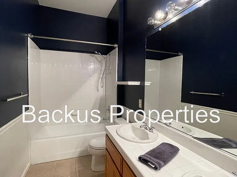 10 Elizabeth Cir — Photo 16