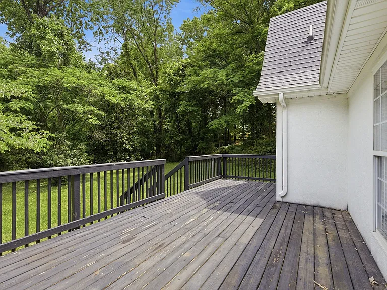 123 Vivian Dr — Photo 21