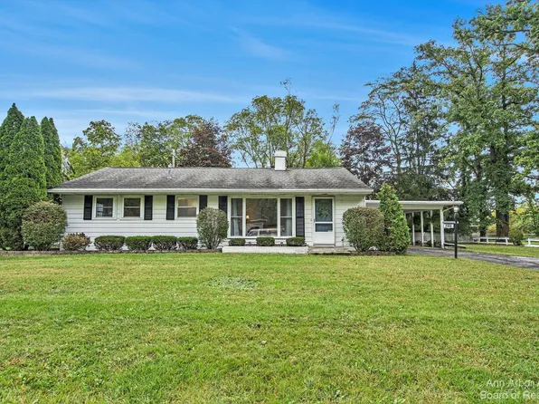 2989 Easy St, Ann Arbor, MI 48104