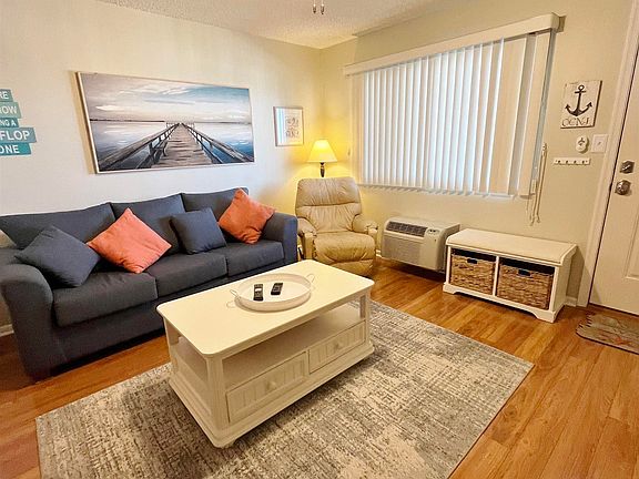 3rd image of 1008 Wesley Ave #509