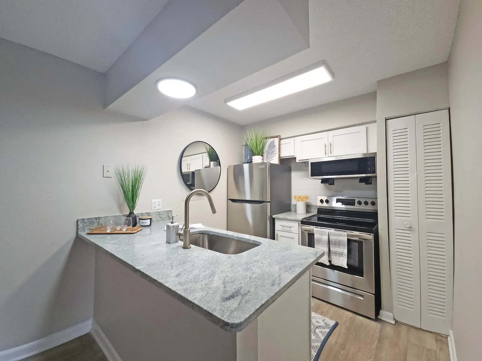 Amalie Apartment Homes — Photo 2