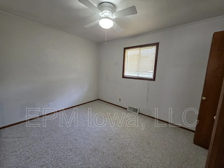 4747 Danbury St NE — Photo 12