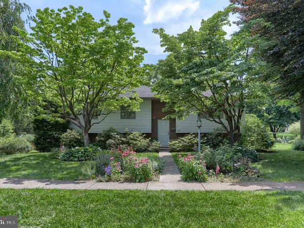 930 Beech Ave, Hershey, PA 17033