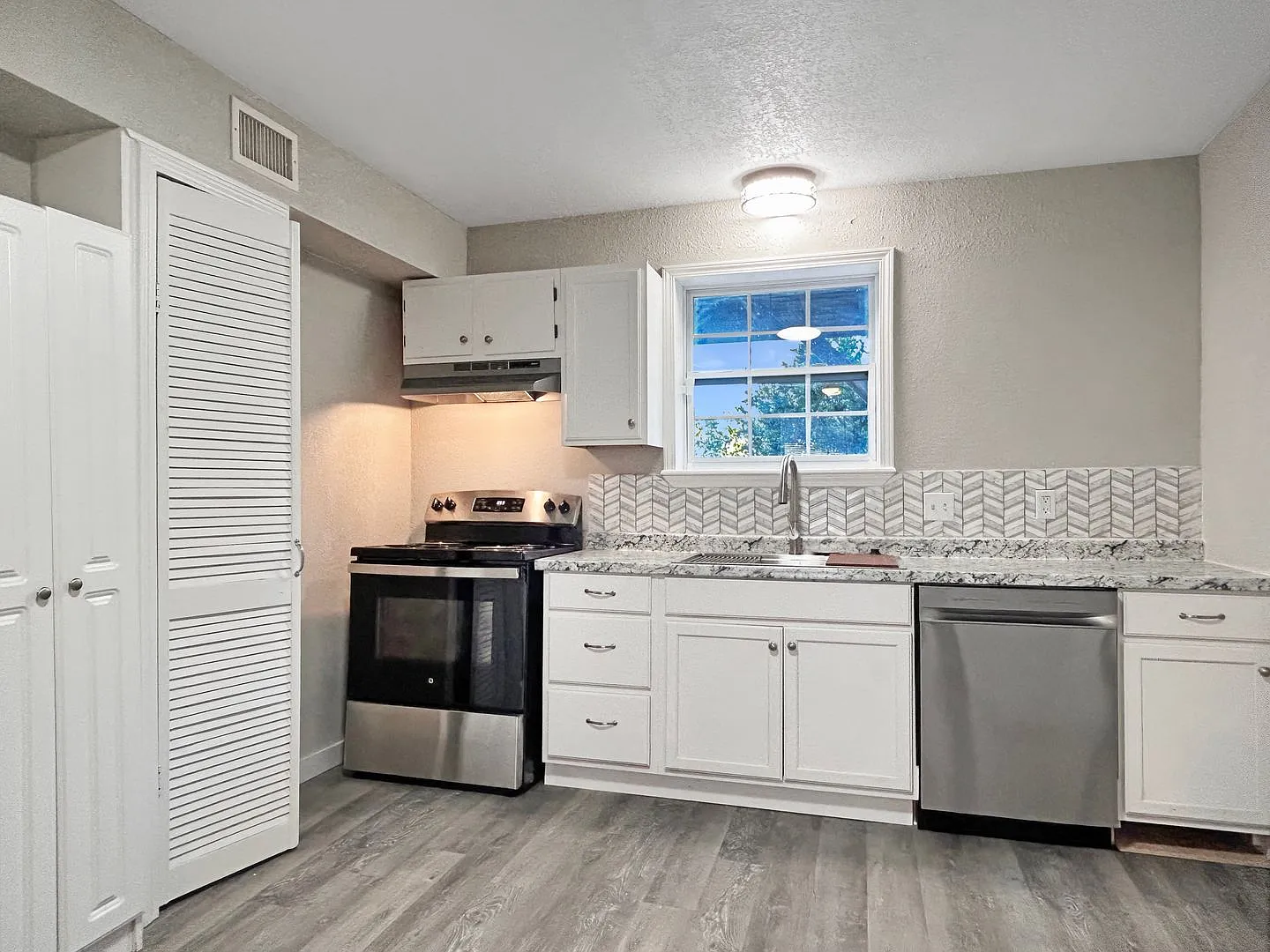 1 Bedroom - Downstairs Duplex in Canyon Lake - Hill Country Views — Photo 4
