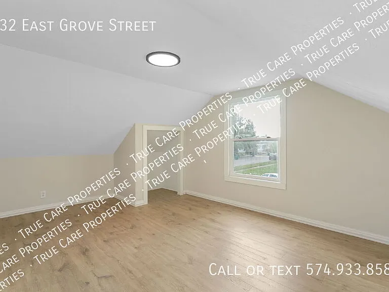 232 E Grove St — Photo 25