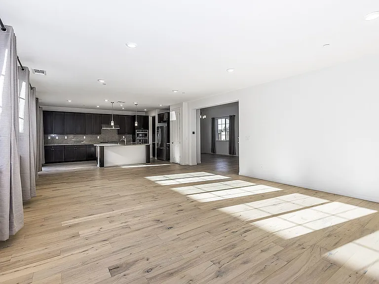 33509 Mustang St — Photo 15