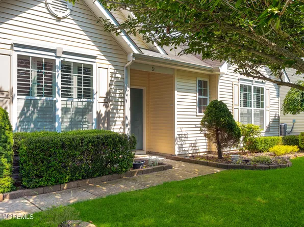 52 Country Walk Boulevard, Whiting, NJ 08759