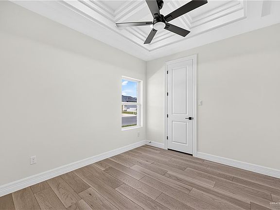 5th image of 502 Demi St