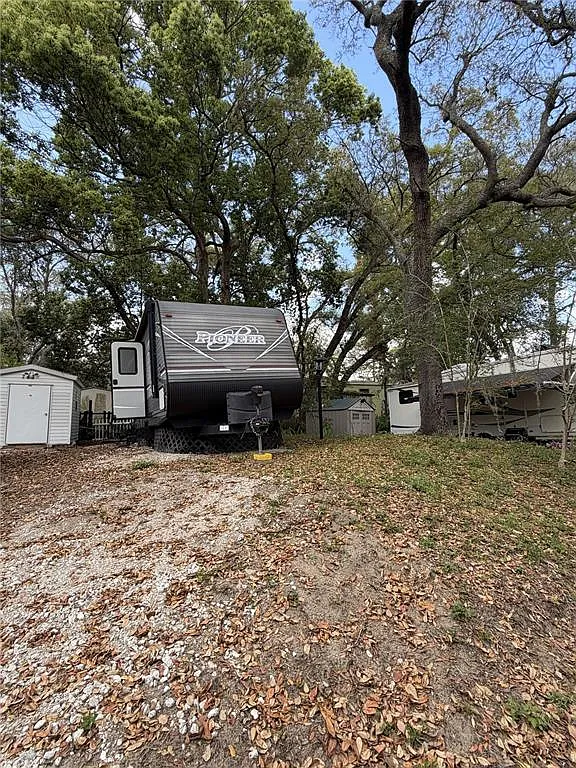1 bed, 1.0 bath, 310 sqft, $1,300 — Photo 2