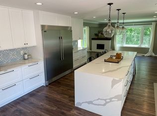 26455 W Springwell Ave, Antioch, IL 60002