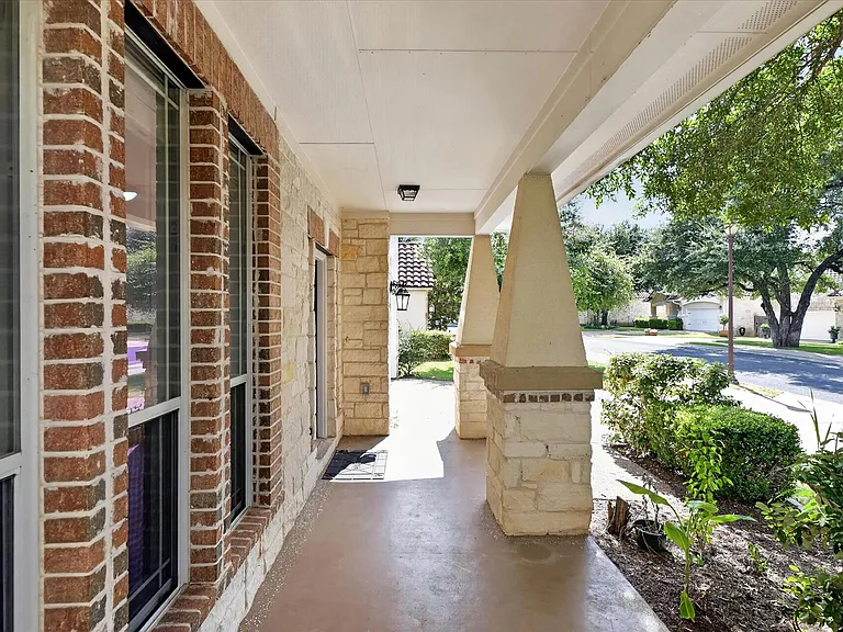15324 Interlachen Dr — Photo 5