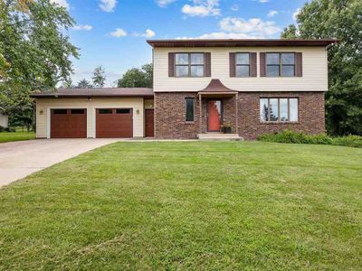 2365 Banbury St NE, Iowa City, IA, 52240