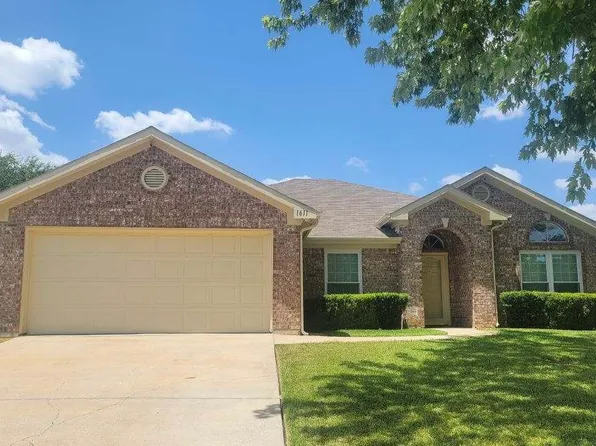 1611 Crestmeadow Ln, Mansfield, TX 76063