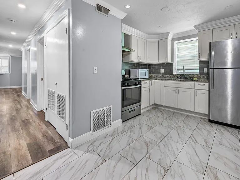 30 Mount Everett St #1R — Photo 5