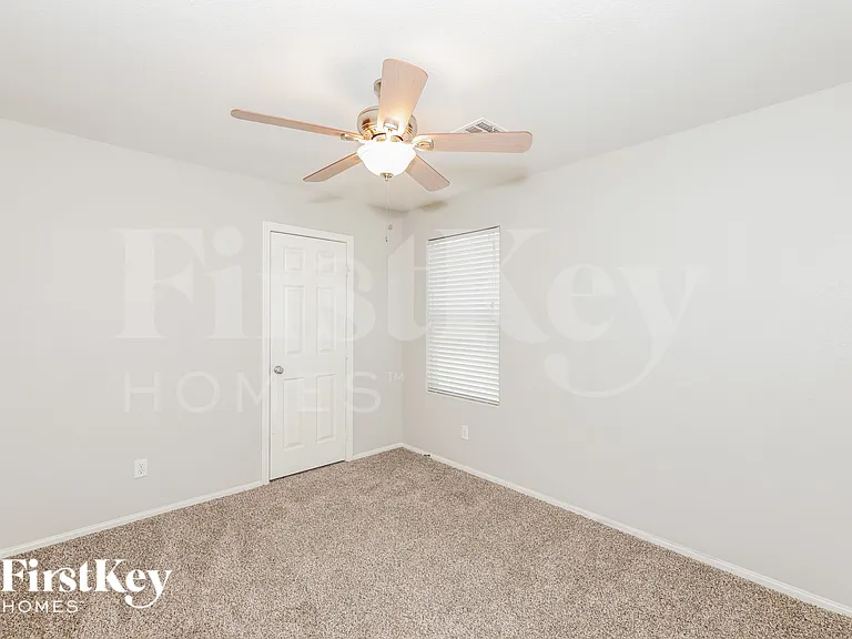 9809 Dryden Ct — Photo 15