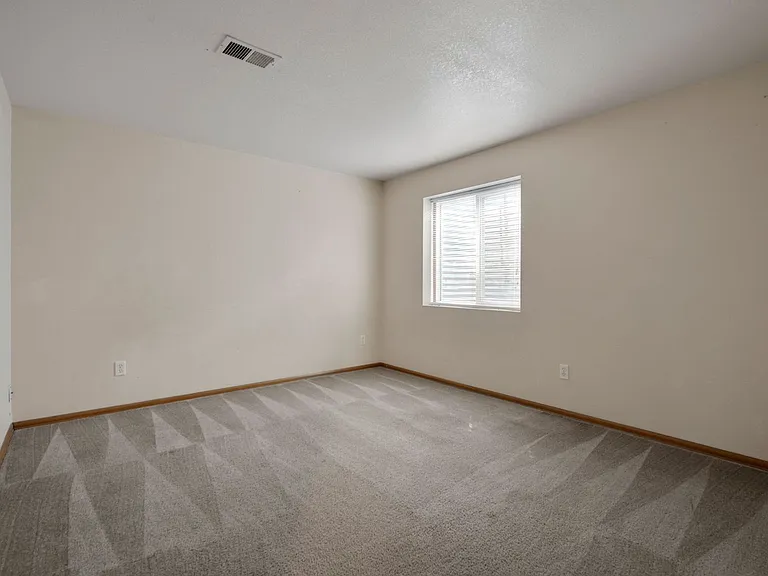 1385 Keywood Ct — Photo 16
