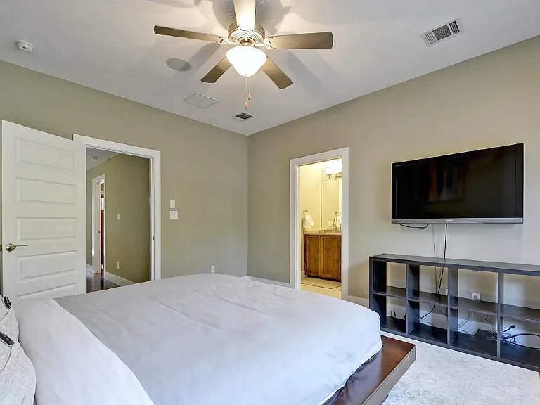 2111 Melridge Pl #B — Photo 18