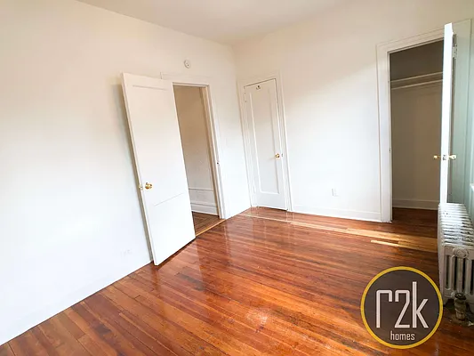 Rented by Realty 2000 Corp | media 14