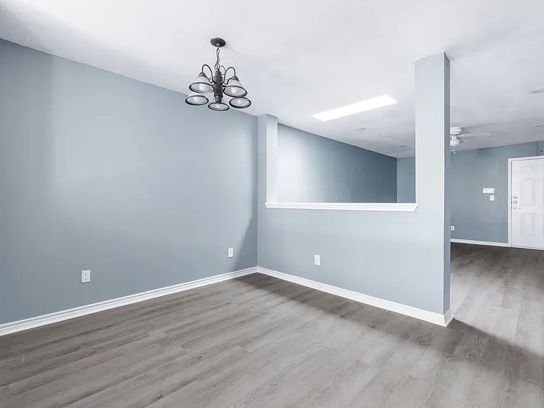 805 N Main St #108 — Photo 42