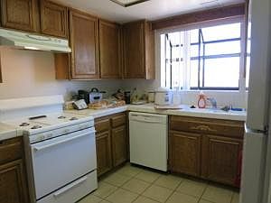 3rd image of 537 W Avenue Q12