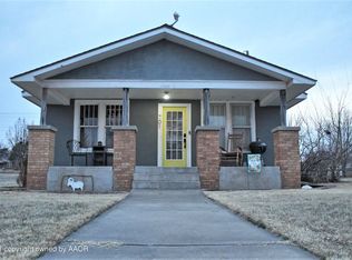 701 N Houston St, Shamrock, TX 79079