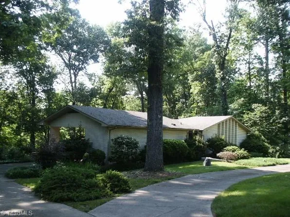 6400 Warwick Dr, Pleasant Garden, NC 27313