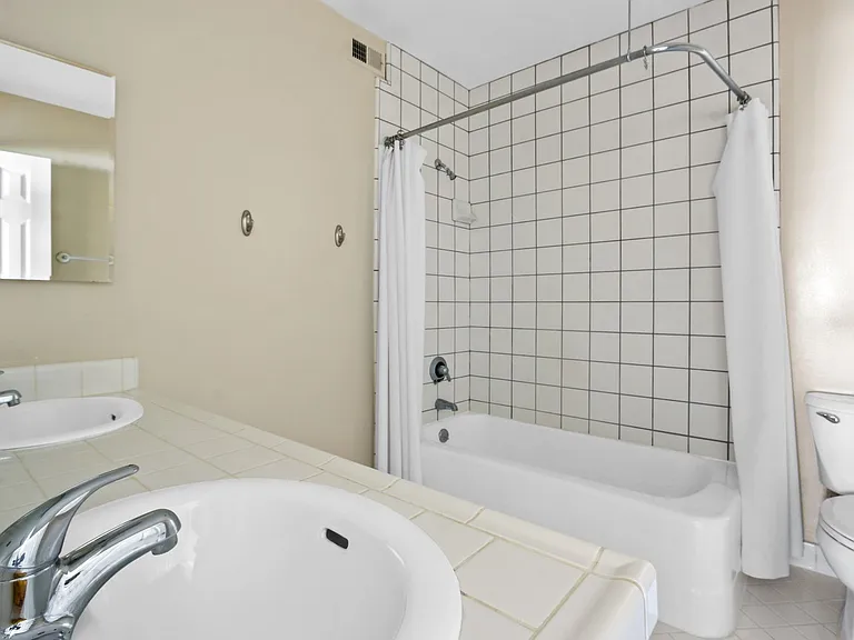 1133 16th St in Santa Monica - North of Wilshire Blvd! — Photo 10