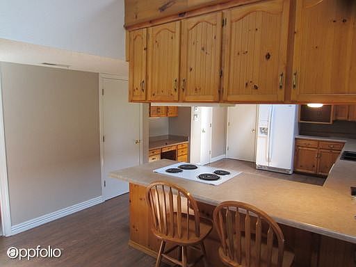 5th image of 640 E McArthur Dr