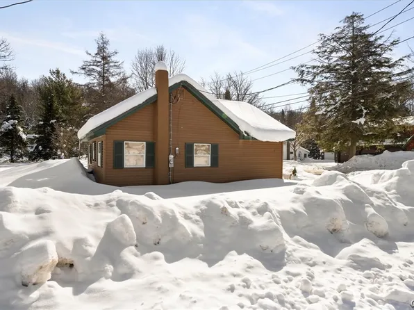 121 River St, Old Forge, NY 13420