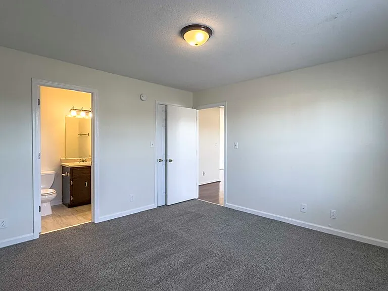 104 Waterford Dr — Photo 9