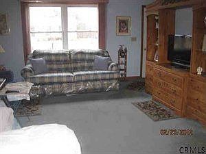4th image of 36 Hilton Dr