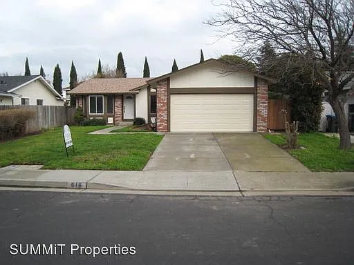 516 Silver Lake Dr photo 1